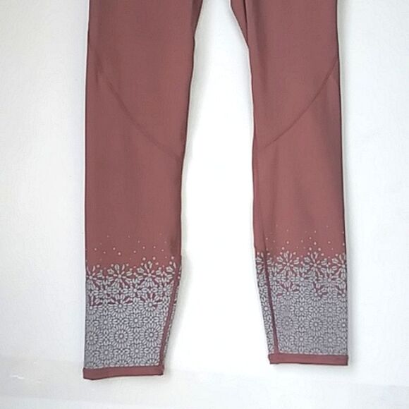 Fabletics Leggings / Yoga Pants Dusty Mauve - Picture 9 of 9